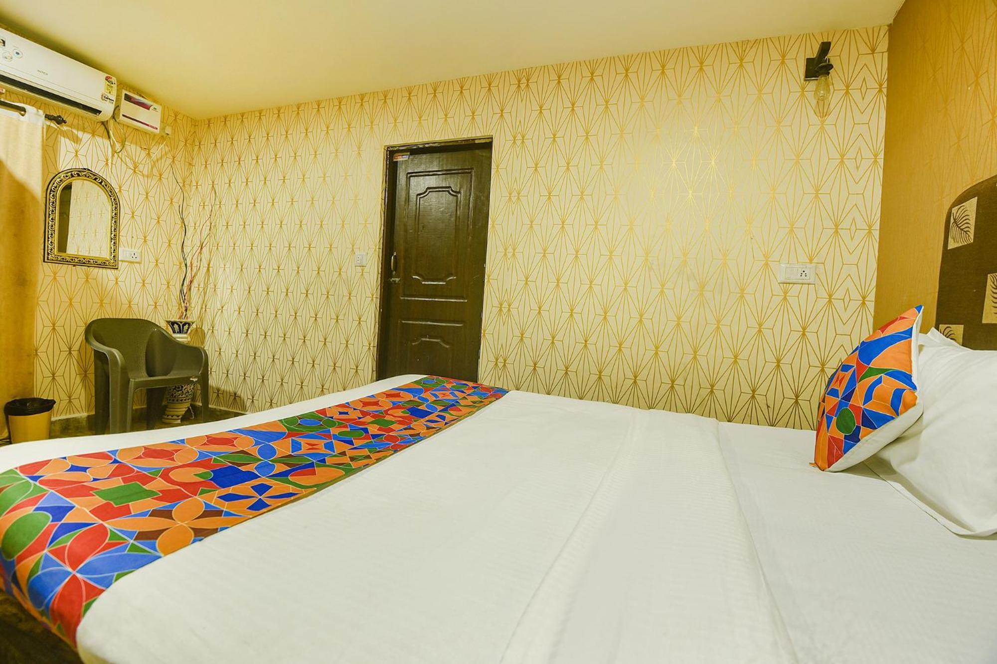 Fabhotel Rj 18 Beach Resort - Nr Baga Beach ภายนอก รูปภาพ