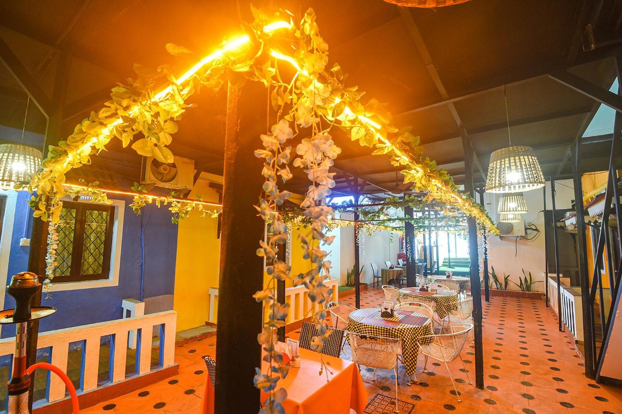 Fabhotel Rj 18 Beach Resort - Nr Baga Beach ภายนอก รูปภาพ